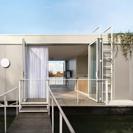 Kabina Splav Na Reci Savi - Floating House On Sava River *
